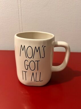 Rae Dunn Ceramic Mug “MOM'S GOT IT ALL"